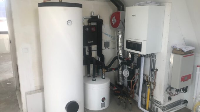 Detail van de panelen en bekabeling